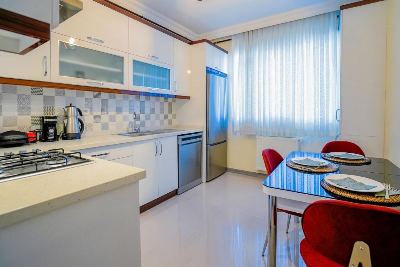 Central And Comfy Flat With Balcony In Muratpasa Antalya Kültér fotó